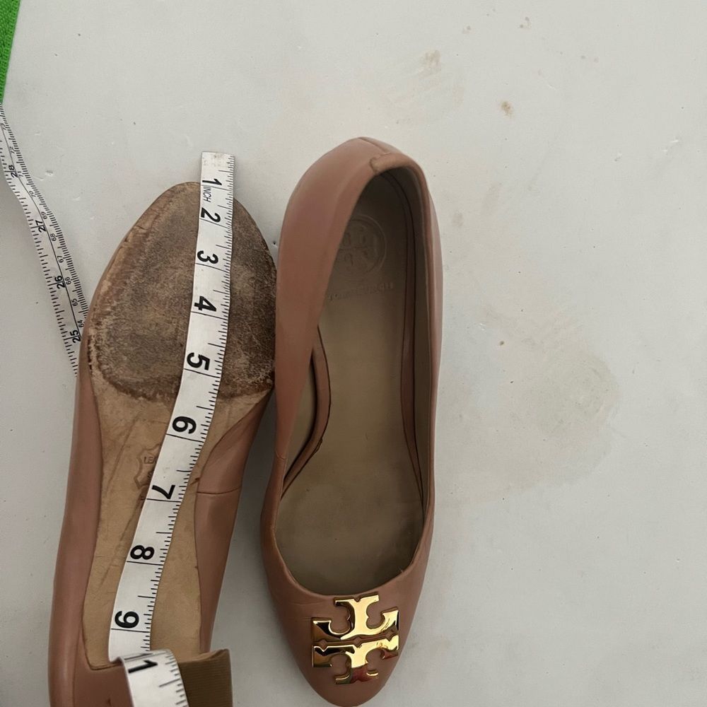 Tory Burch Blush Oak Raleigh Pump runway gold logo dress shoes rare heels - Picture 7 of 11